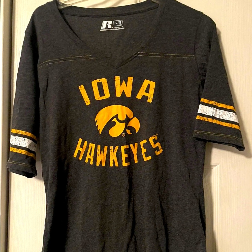 lowa Hawkeyes Russell
Athletics Women's 
3/4 Sleeve T shirt L